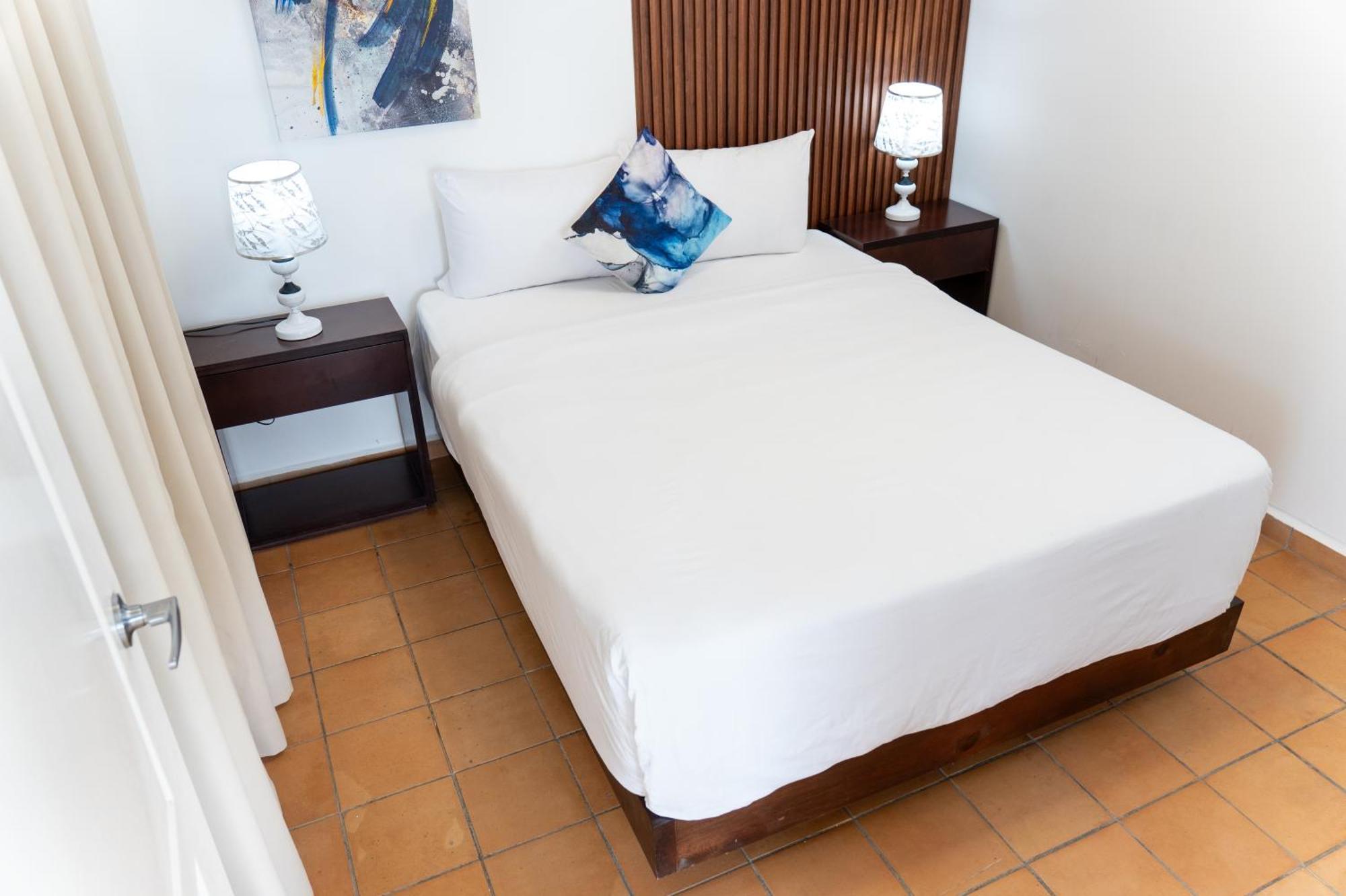 Hotel H4 El Paraiso Luaran gambar